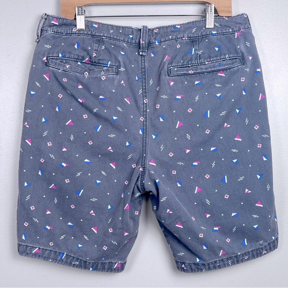 Hollister Men's 80's Allover Print 100% Cotton, Button Fly Shorts Size 34; Party - Picture 3 of 13
